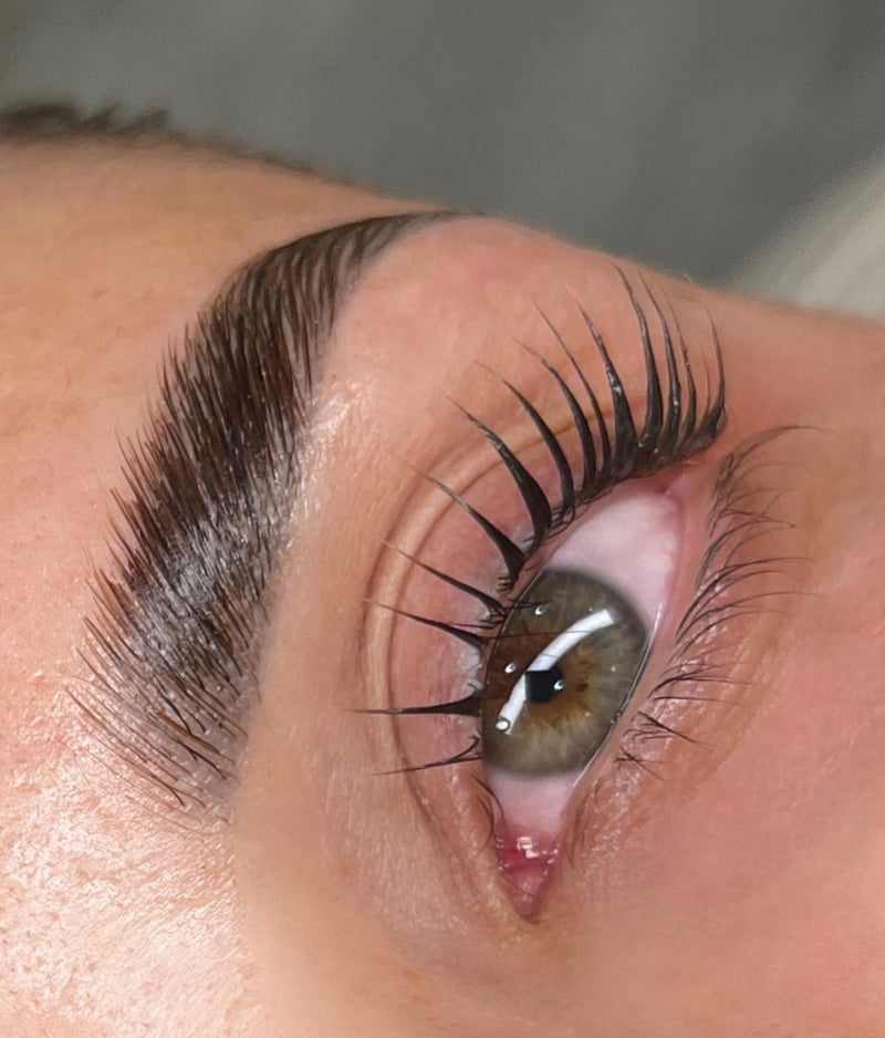 Brow Tinting